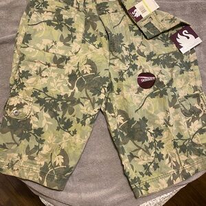 Gloria Vanderbilt Green Camouflage Women's Bermudas